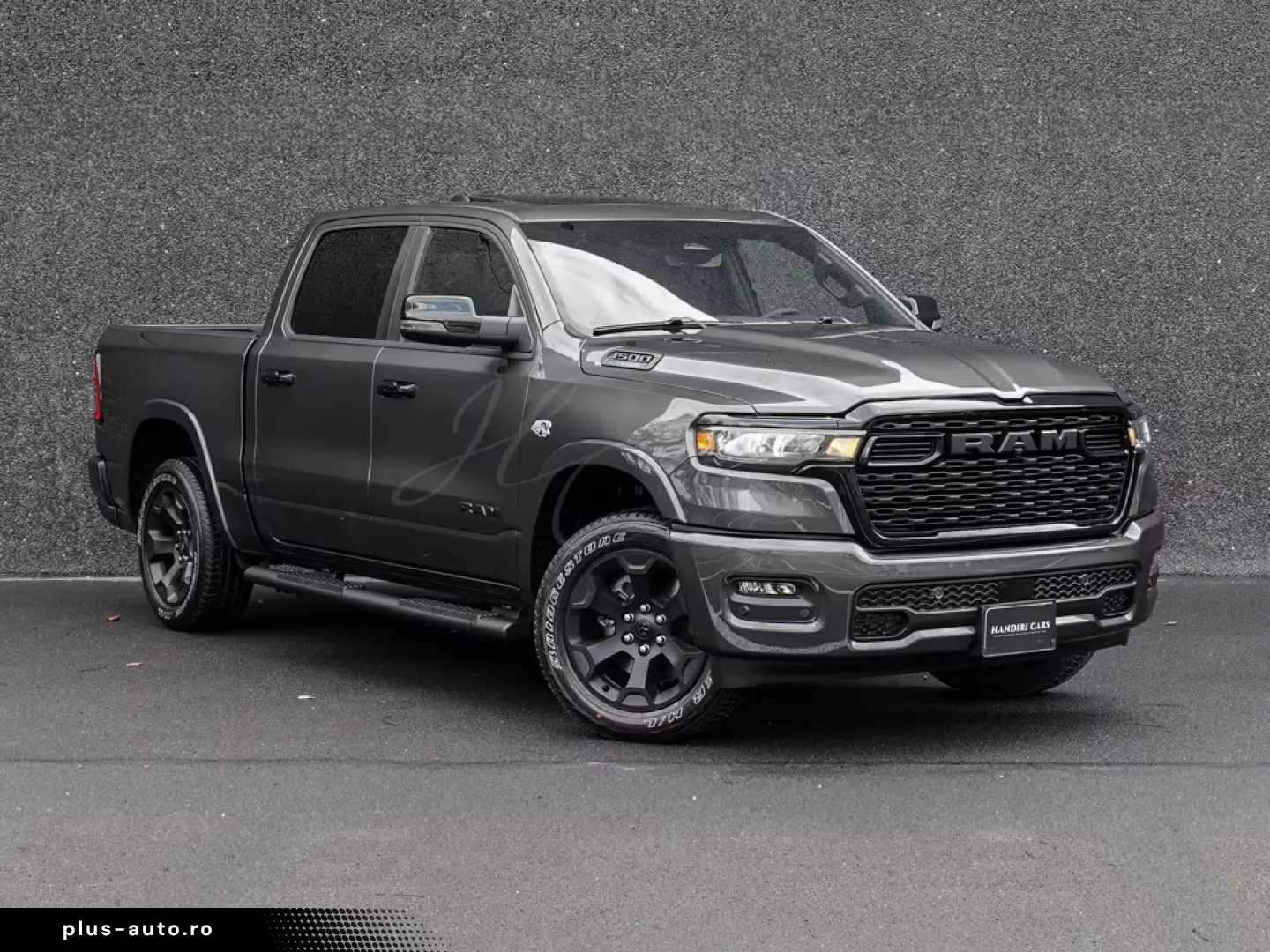 Dodge RAM 1500 Night 5.7L V8 HEMI