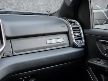 Dodge RAM 1500 Night 5.7L V8 HEMI