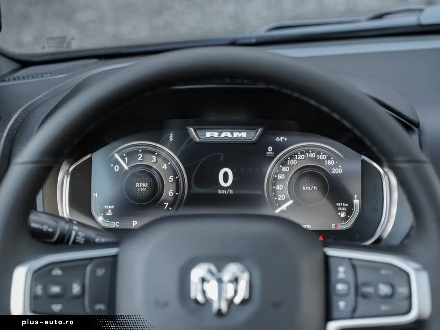 Dodge RAM 1500 Night 5.7L V8 HEMI