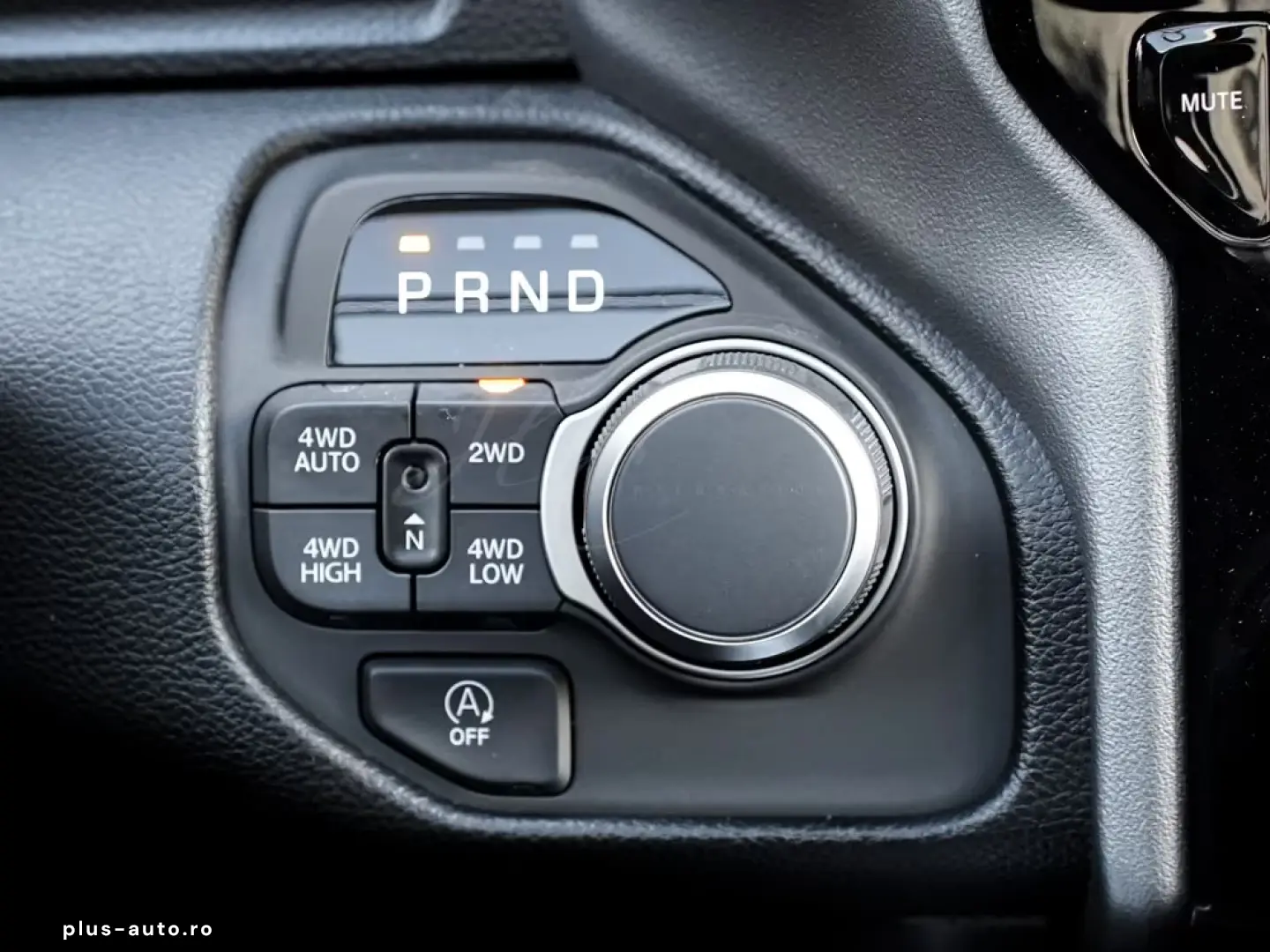 Dodge RAM 1500 Night 5.7L V8 HEMI