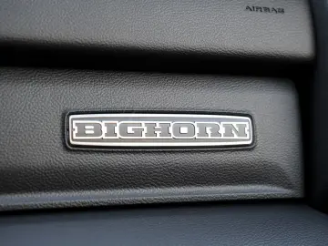 Dodge RAM 1500 Night 5.7L V8 HEMI