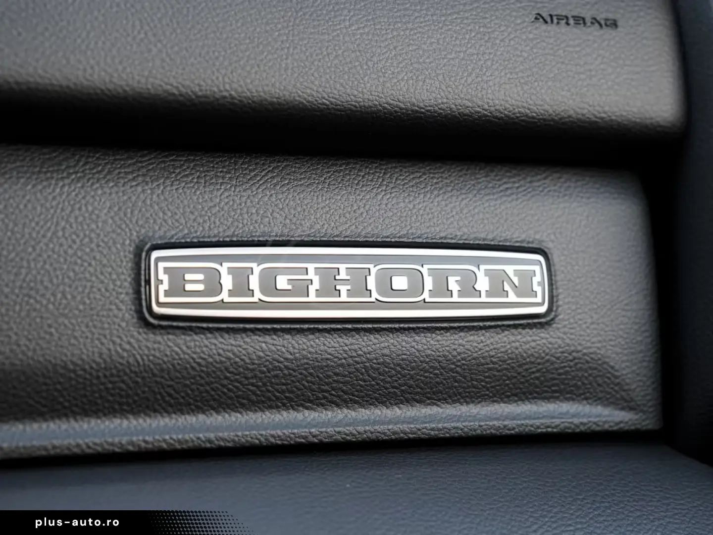 Dodge RAM 1500 Night 5.7L V8 HEMI