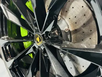 LAMBORGHINI Urus 4.0 V8 Panorama B&O Anima Massage 23