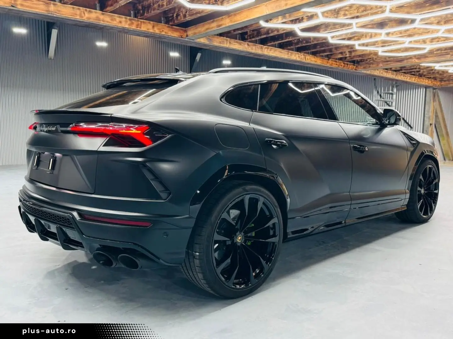 LAMBORGHINI Urus 4.0 V8 Panorama B&O Anima Massage 23
