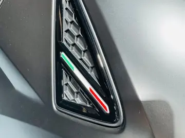 LAMBORGHINI Urus 4.0 V8 Panorama B&O Anima Massage 23