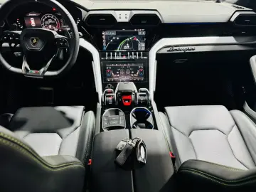 LAMBORGHINI Urus 4.0 V8 Panorama B&O Anima Massage 23