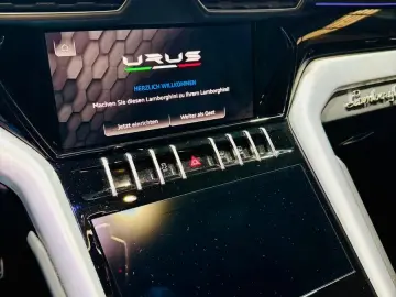 LAMBORGHINI Urus 4.0 V8 Panorama B&O Anima Massage 23