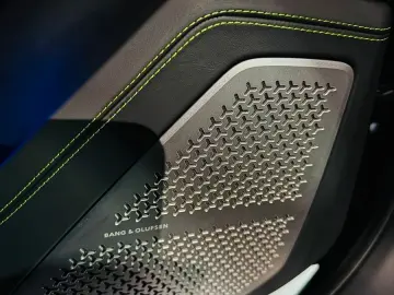 LAMBORGHINI Urus 4.0 V8 Panorama B&O Anima Massage 23