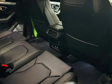 LAMBORGHINI Urus 4.0 V8 Panorama B&O Anima Massage 23