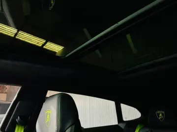 LAMBORGHINI Urus 4.0 V8 Panorama B&O Anima Massage 23