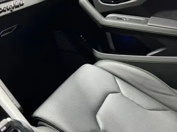 LAMBORGHINI Urus 4.0 V8 Panorama B&O Anima Massage 23