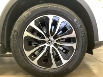 MERCEDES-BENZ GLC 200 4M Coupé Avantgarde LED Kamera&hellip;