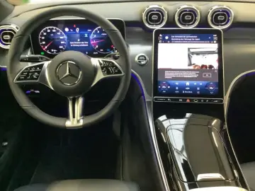 MERCEDES-BENZ GLC 200 4M Coupé Avantgarde LED Kamera&hellip;