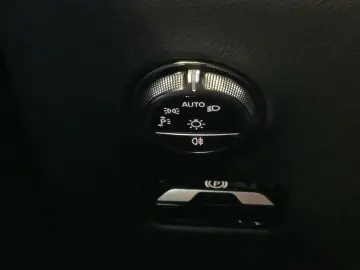 MERCEDES-BENZ GLC 200 4M Coupé Avantgarde LED Kamera&hellip;