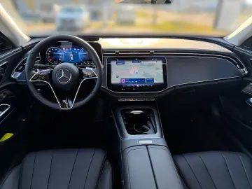 MERCEDES-BENZ E 300 de Limo  MEMO 360 KAM HUD LED SHZ NAVI