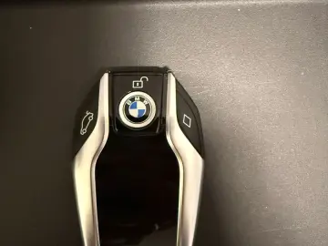 BMW xDrive  BSI-Paket  HUD  LASER  360  H&K