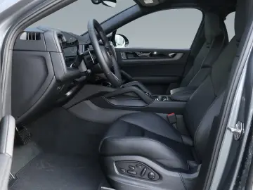 Porsche Cayenne E-Hybrid Coupe Black Edition