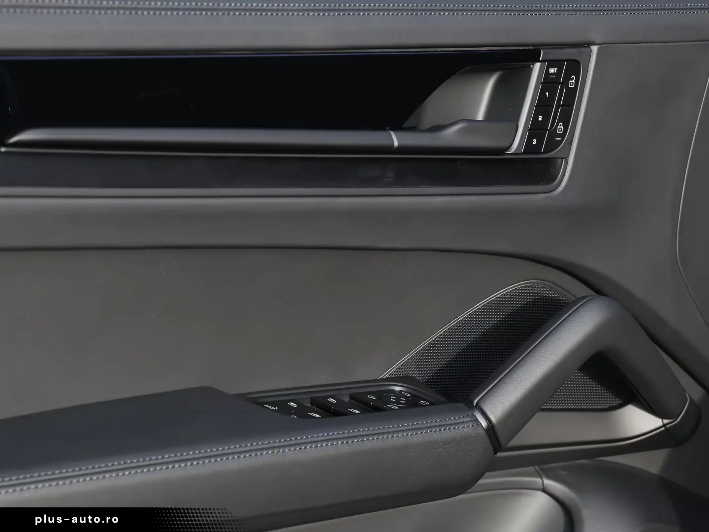 Porsche Cayenne E-Hybrid Coupe Black Edition