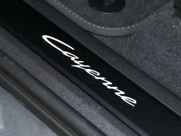 Porsche Cayenne E-Hybrid Coupe Black Edition