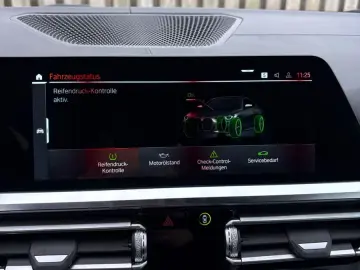 BMW BMW M440i xDrive Coupé scheckheftgepflegt