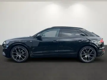 AUDI Q8 55 TFSI quattro  AHK B&O PANO MATRIX