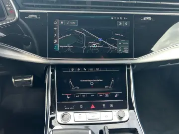 AUDI Q8 55 TFSI quattro  AHK B&O PANO MATRIX