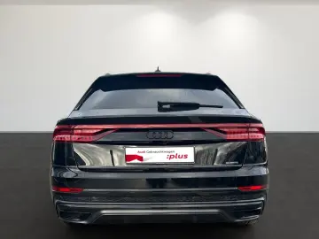 AUDI Q8 55 TFSI quattro  AHK B&O PANO MATRIX