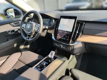 VOLVO XC90 B5 Plus Bright AWD 7-Sitzer Panoramadach El