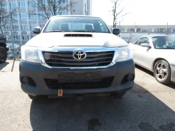 TOYOTA Hilux Extra Cab 4x4