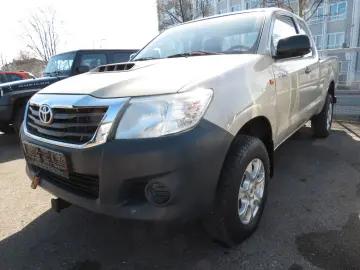 TOYOTA Hilux Extra Cab 4x4