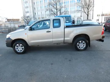 TOYOTA Hilux Extra Cab 4x4