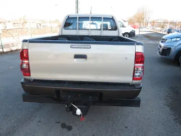 TOYOTA Hilux Extra Cab 4x4