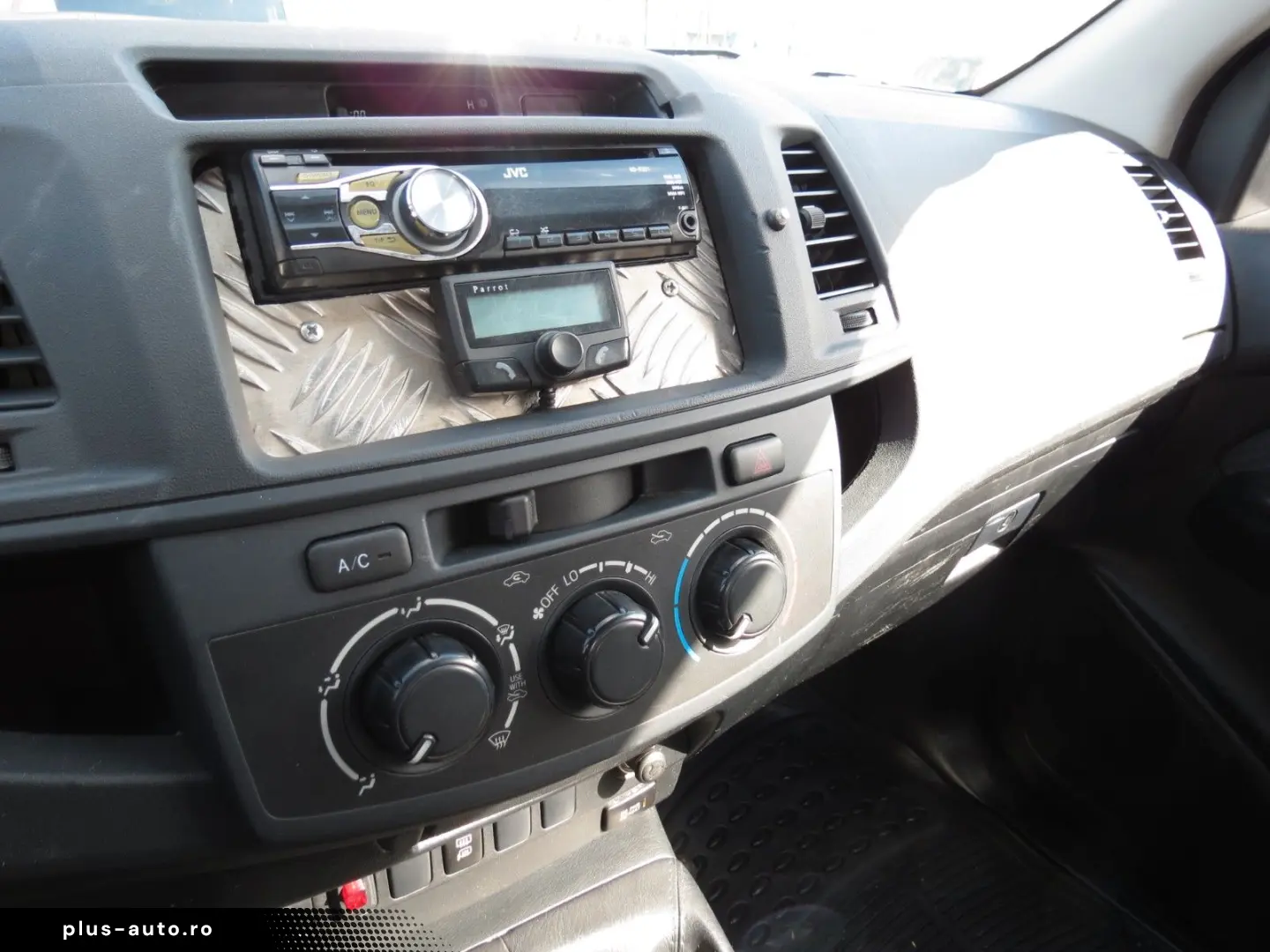 TOYOTA Hilux Extra Cab 4x4