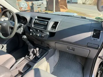 TOYOTA Hilux 4X4 Allrad Klima Diff-Sperre