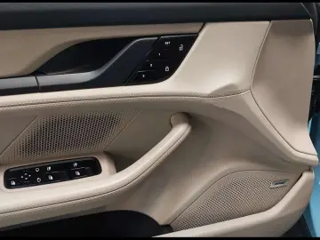 PORSCHE Taycan 4S Plus Performance Pano Matrix Pano BOSE