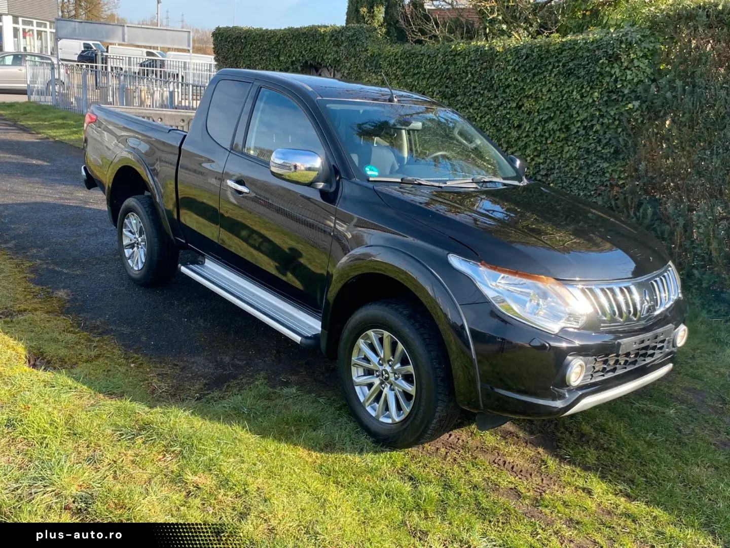MITSUBISHI L200 Plus Club Cab 4WD