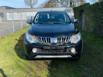 MITSUBISHI L200 Plus Club Cab 4WD