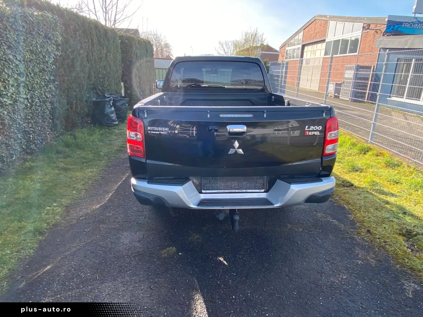 MITSUBISHI L200 Plus Club Cab 4WD
