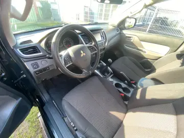 MITSUBISHI L200 Plus Club Cab 4WD
