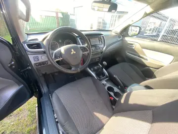 MITSUBISHI L200 Plus Club Cab 4WD