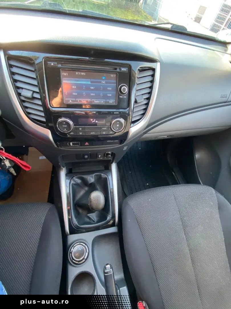 MITSUBISHI L200 Plus Club Cab 4WD