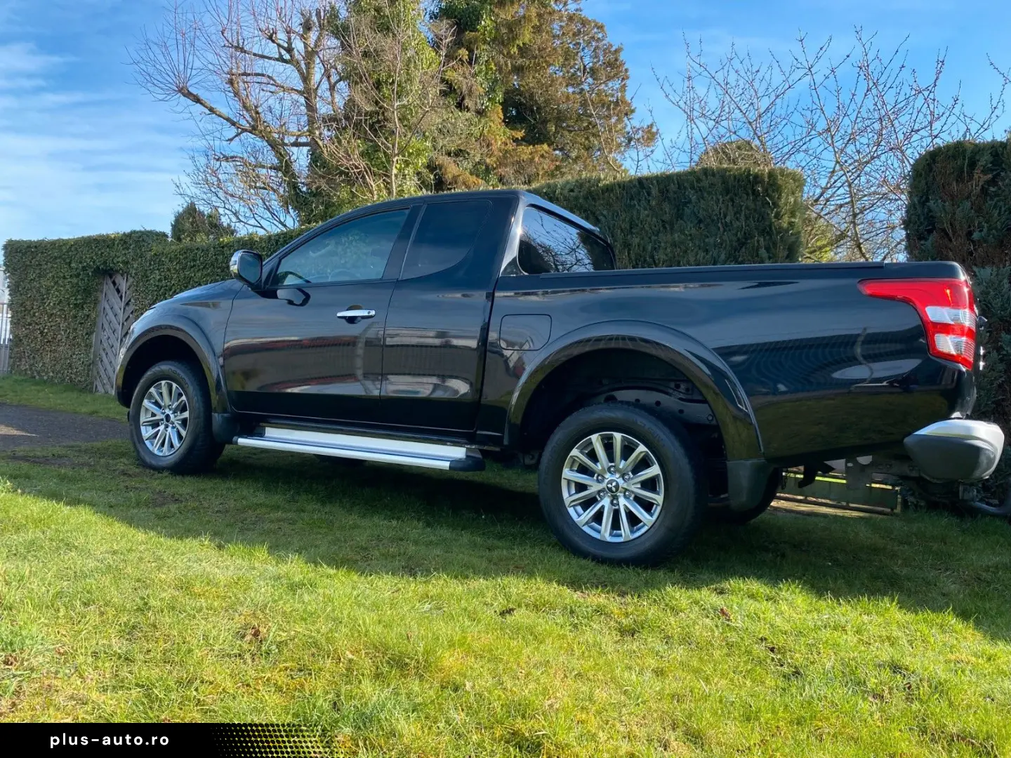 MITSUBISHI L200 Plus Club Cab 4WD