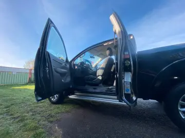 MITSUBISHI L200 Plus Club Cab 4WD