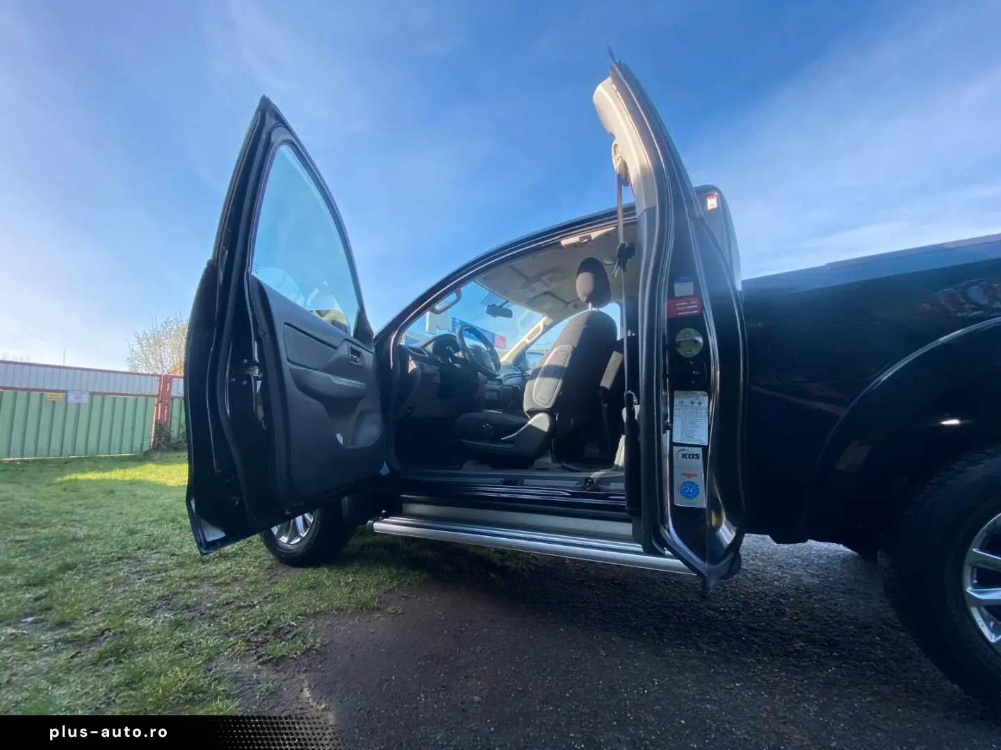 MITSUBISHI L200 Plus Club Cab 4WD