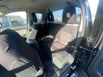 MITSUBISHI L200 Plus Club Cab 4WD