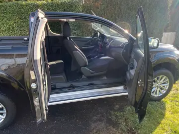 MITSUBISHI L200 Plus Club Cab 4WD