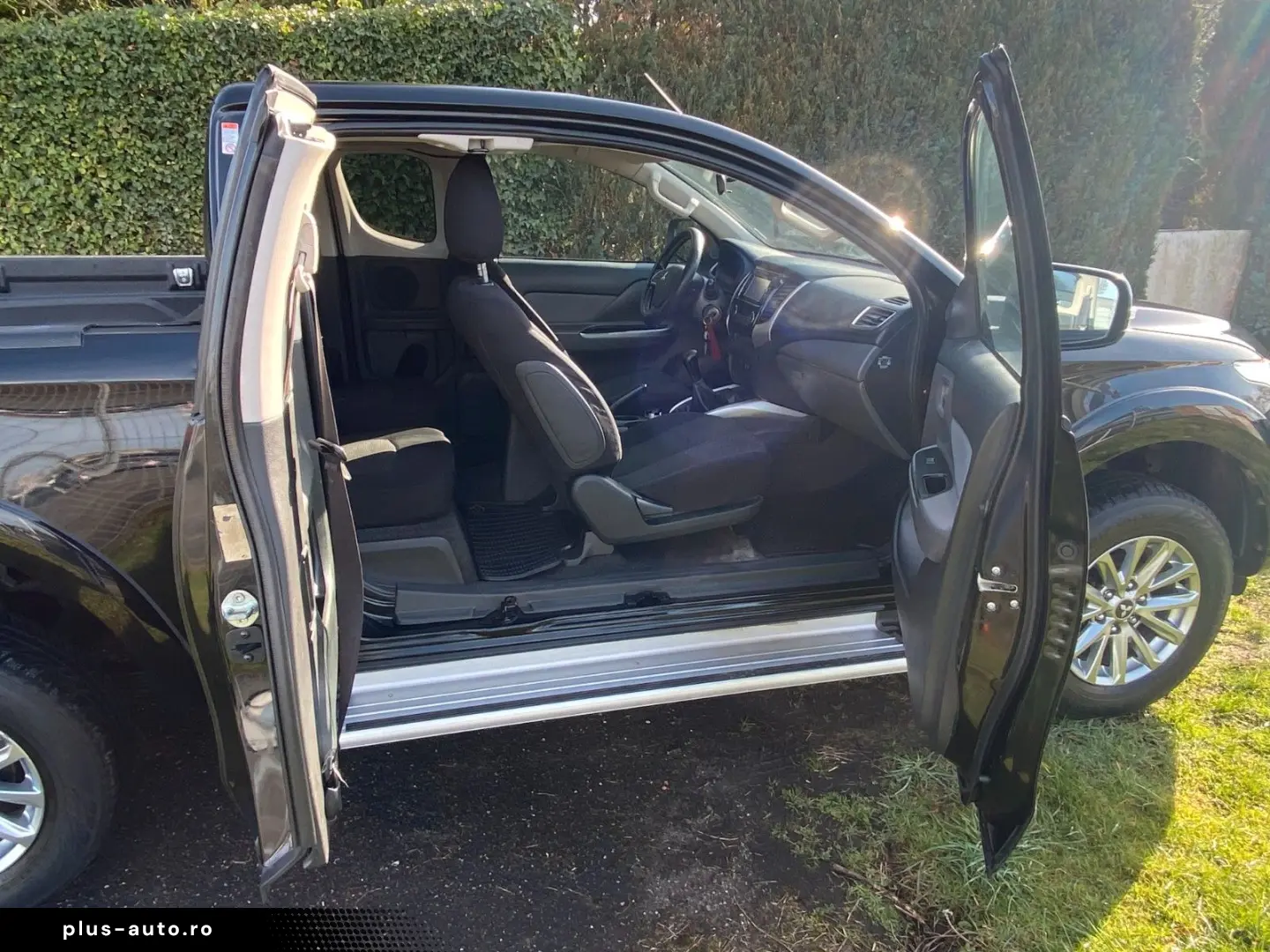 MITSUBISHI L200 Plus Club Cab 4WD