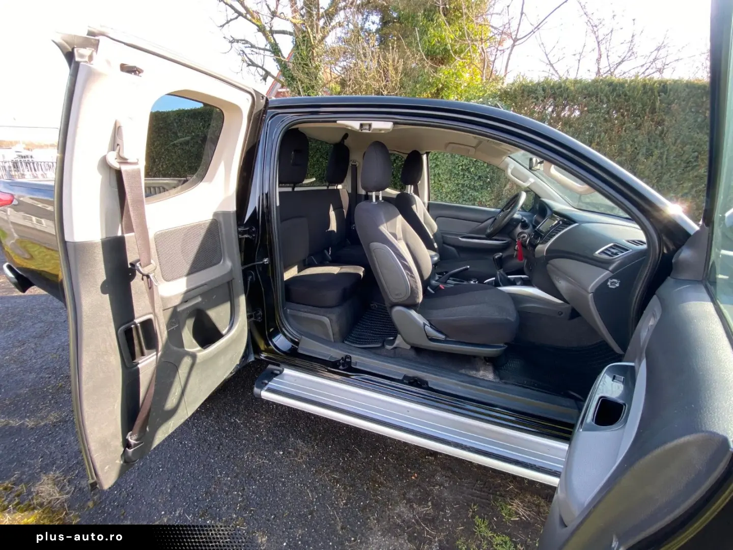 MITSUBISHI L200 Plus Club Cab 4WD