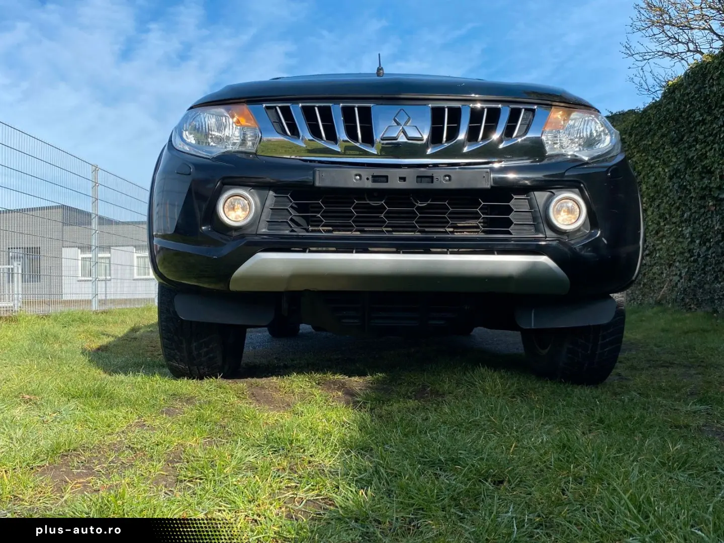 MITSUBISHI L200 Plus Club Cab 4WD