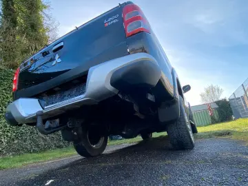 MITSUBISHI L200 Plus Club Cab 4WD